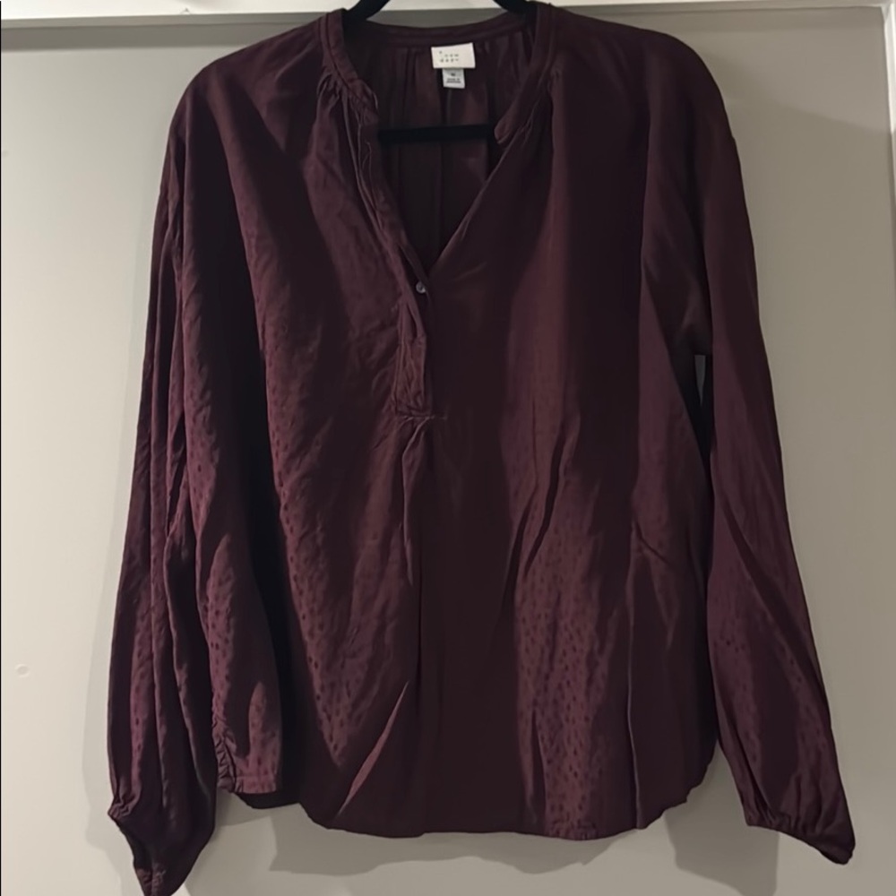 Women’s long sleeve top